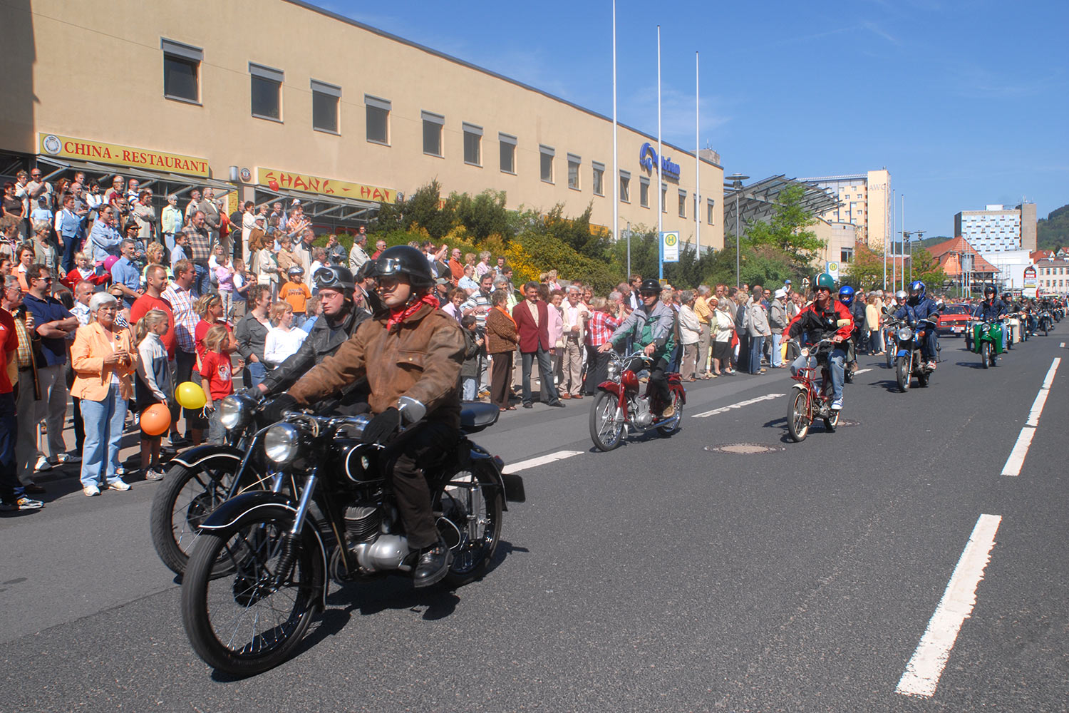 Fahrzeugmuseum Suhl Neueröffnung: Korso durch Suhl 29.04.2007 (Foto: Manuela Hahnebach)