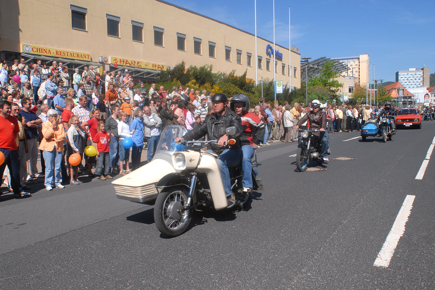 Fahrzeugmuseum Suhl Neueröffnung: Korso durch Suhl 29.04.2007 (Foto: Manuela Hahnebach)