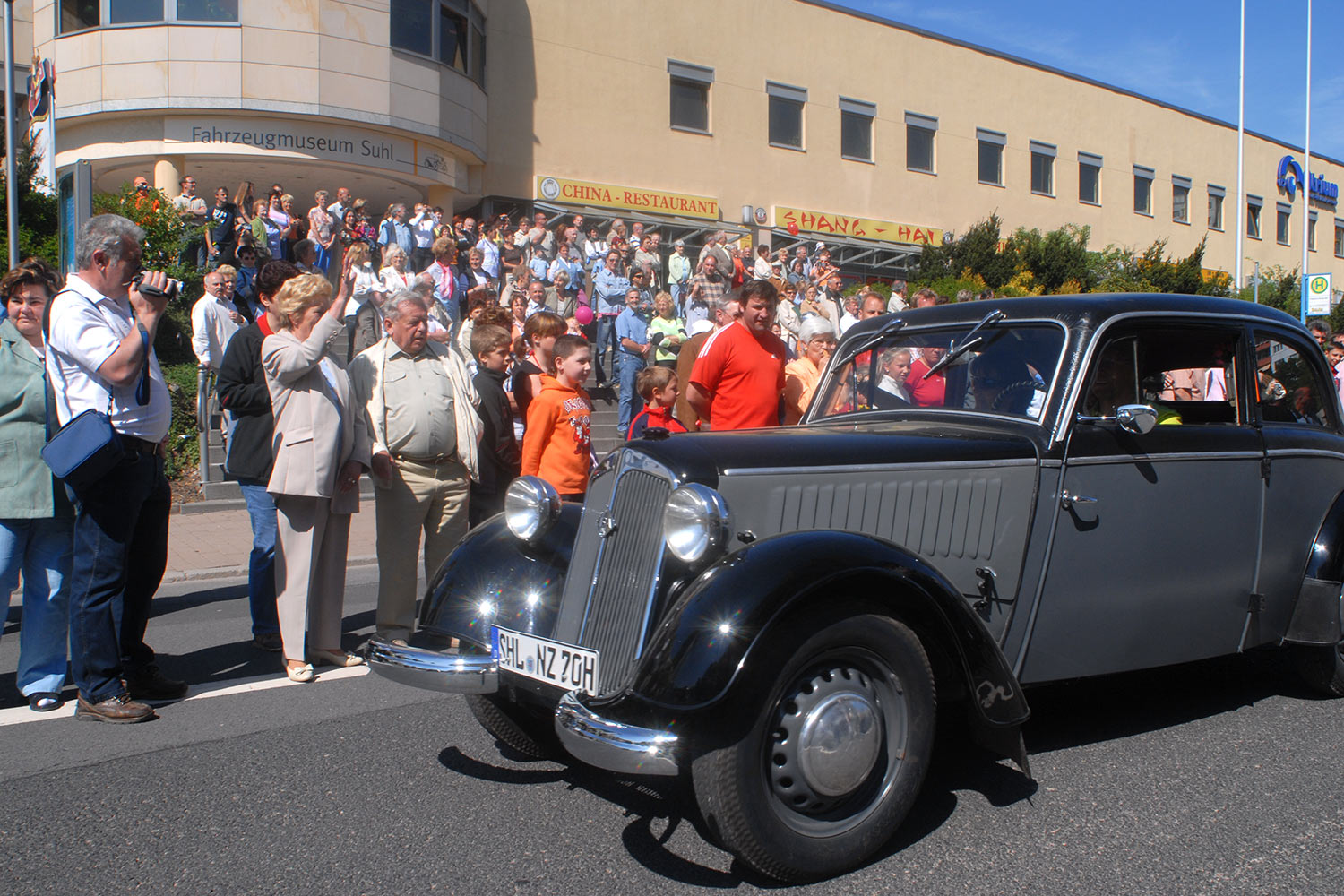 Fahrzeugmuseum Suhl Neueröffnung: Korso durch Suhl 29.04.2007 (Foto: Manuela Hahnebach)