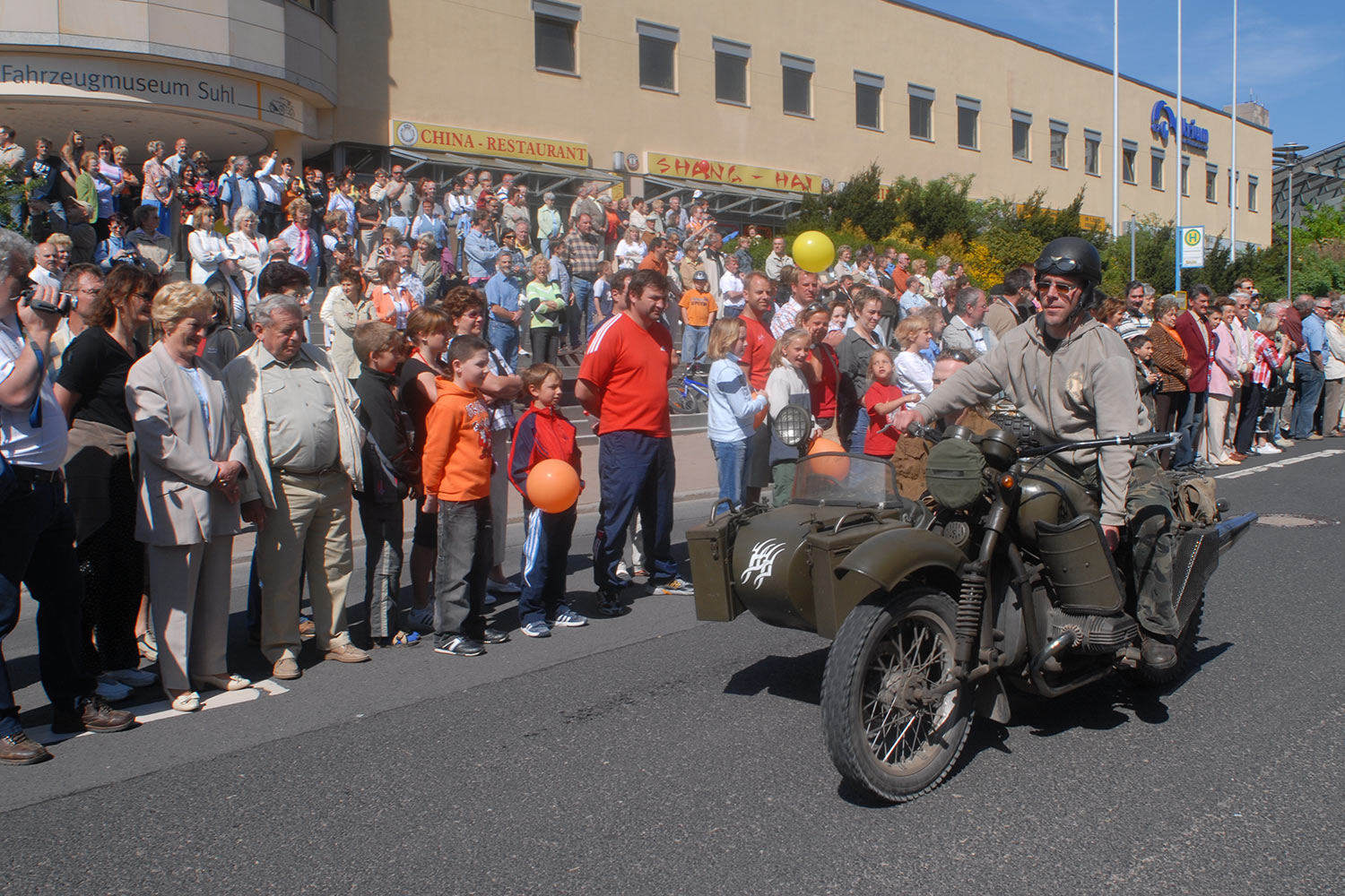 Fahrzeugmuseum Suhl Neueröffnung: Korso durch Suhl 29.04.2007 (Foto: Manuela Hahnebach)