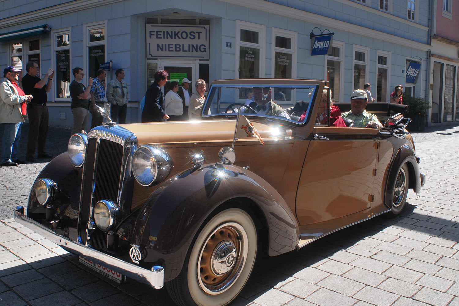 Fahrzeugmuseum Suhl Neueröffnung: Korso durch Suhl 29.04.2007 (Foto: Manuela Hahnebach)