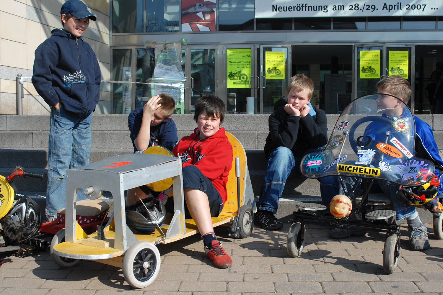 Fahrzeugmuseum Suhl Neueröffnung: Seifenkisten 29.04.2007 (Foto: Manuela Hahnebach)