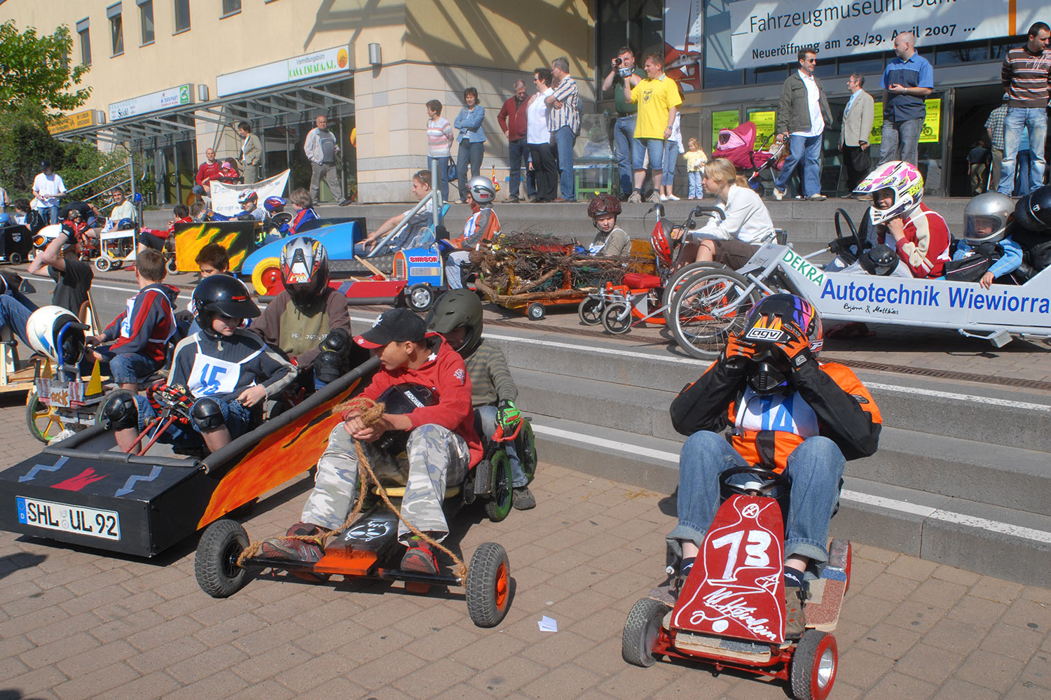 Fahrzeugmuseum Suhl Neueröffnung: Seifenkisten 29.04.2007 (Foto: Manuela Hahnebach)