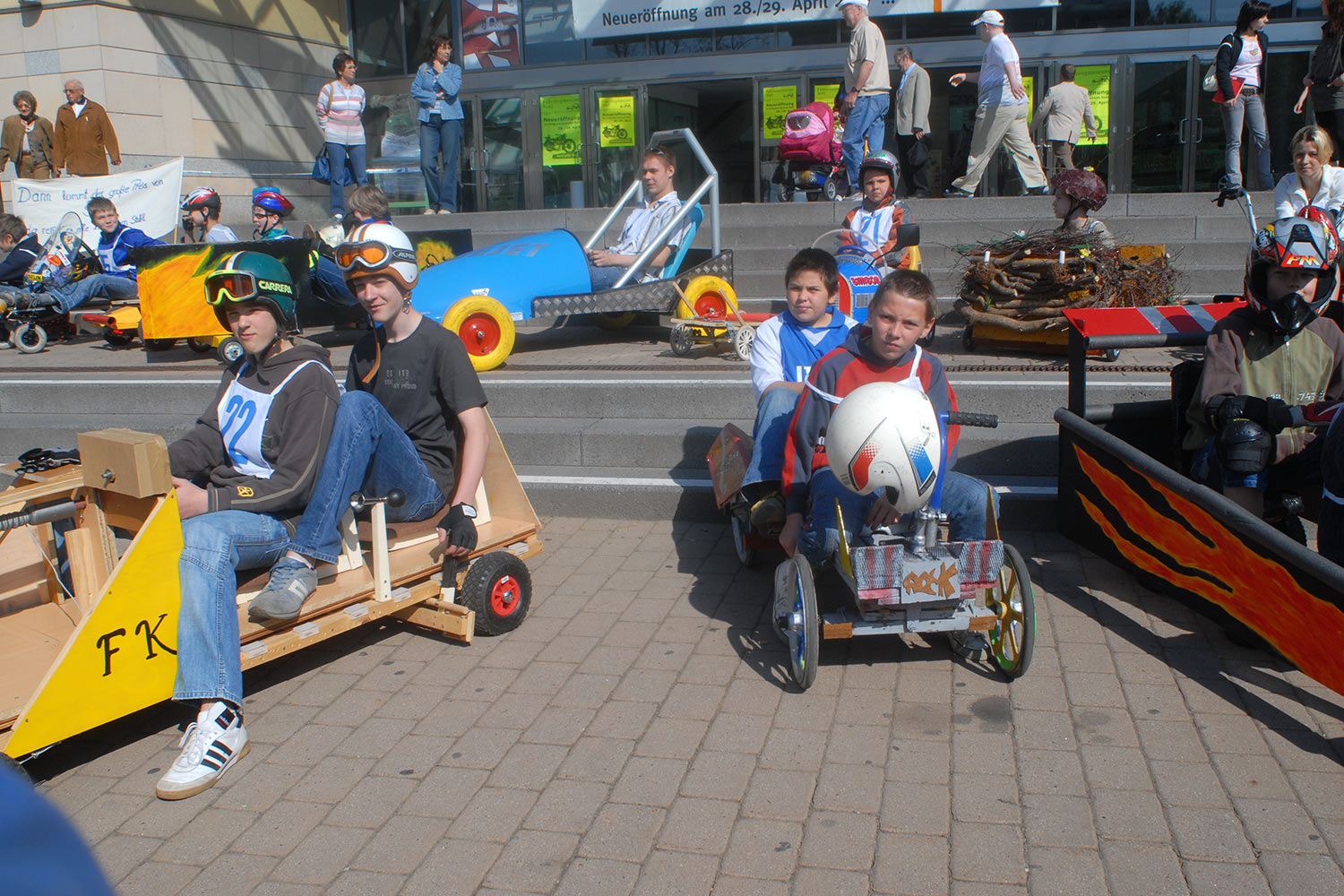 Fahrzeugmuseum Suhl Neueröffnung: Seifenkisten 29.04.2007 (Foto: Manuela Hahnebach)