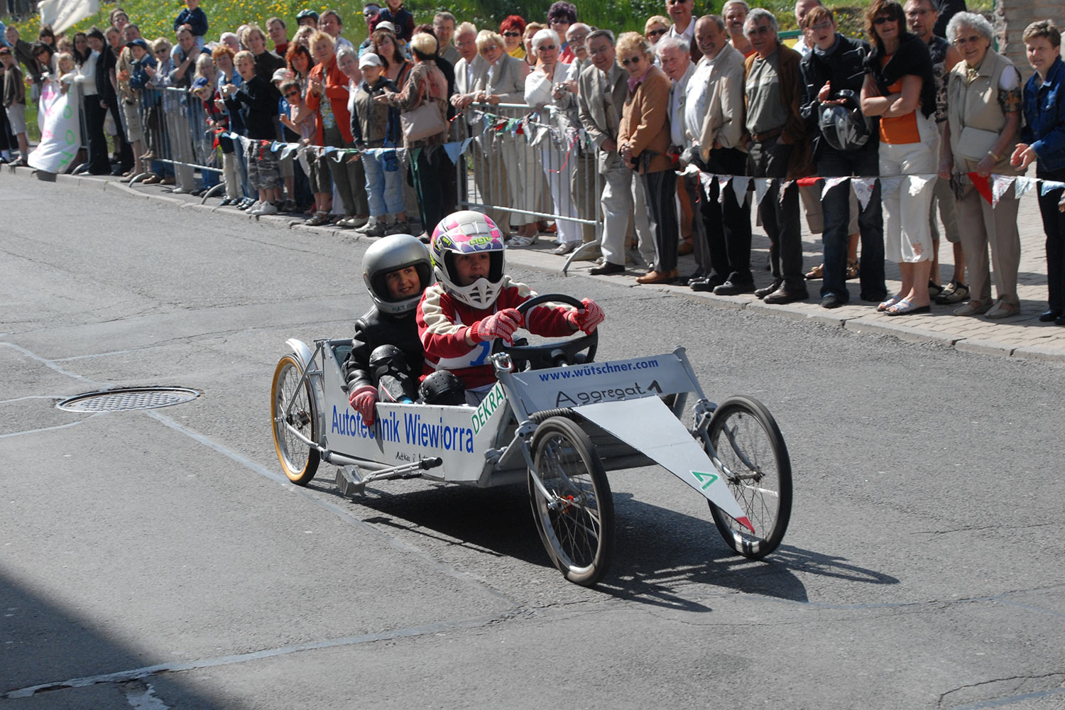 Fahrzeugmuseum Suhl Neueröffnung: Seifenkisten-Rennen 29.04.2007 (Foto: Manuela Hahnebach)
