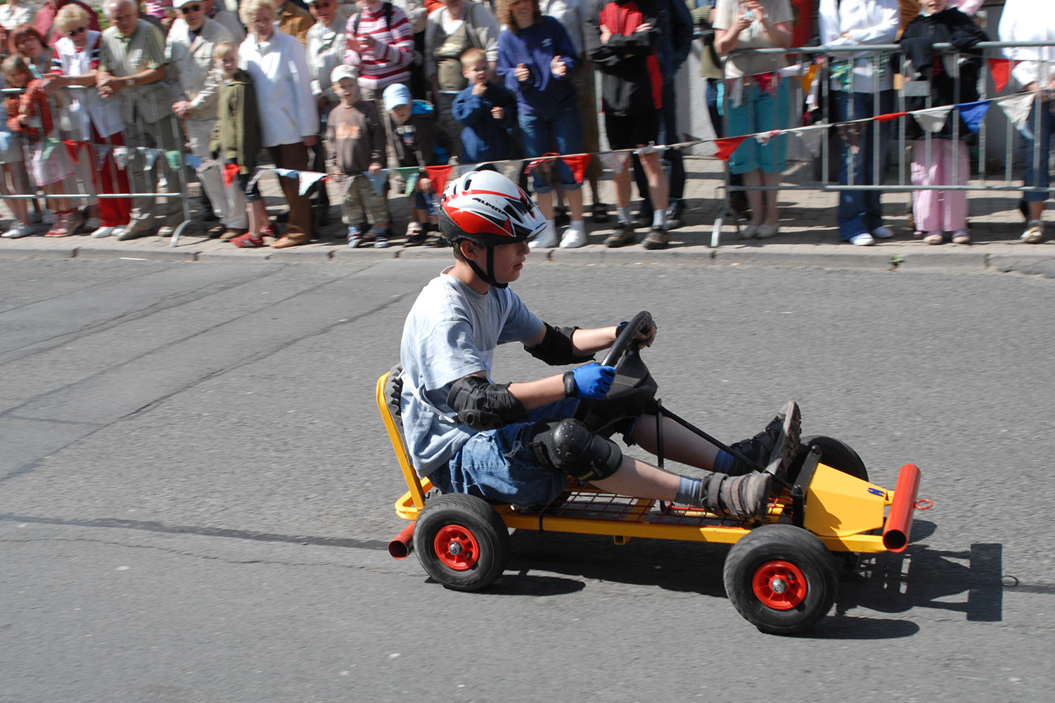 Fahrzeugmuseum Suhl Neueröffnung: Seifenkisten-Rennen 29.04.2007 (Foto: Manuela Hahnebach)