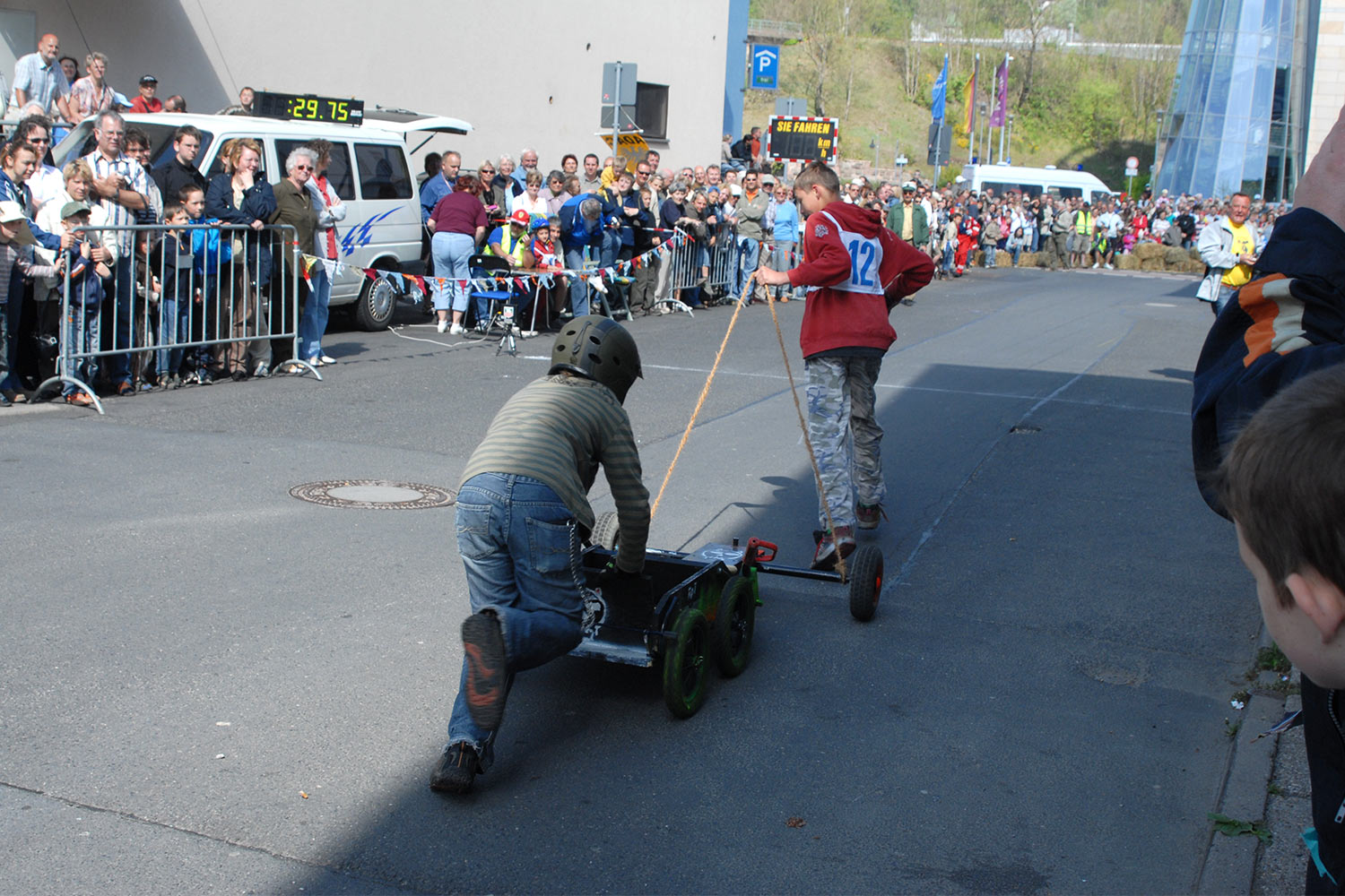 Fahrzeugmuseum Suhl Neueröffnung: Seifenkisten-Rennen 29.04.2007 (Foto: Manuela Hahnebach)