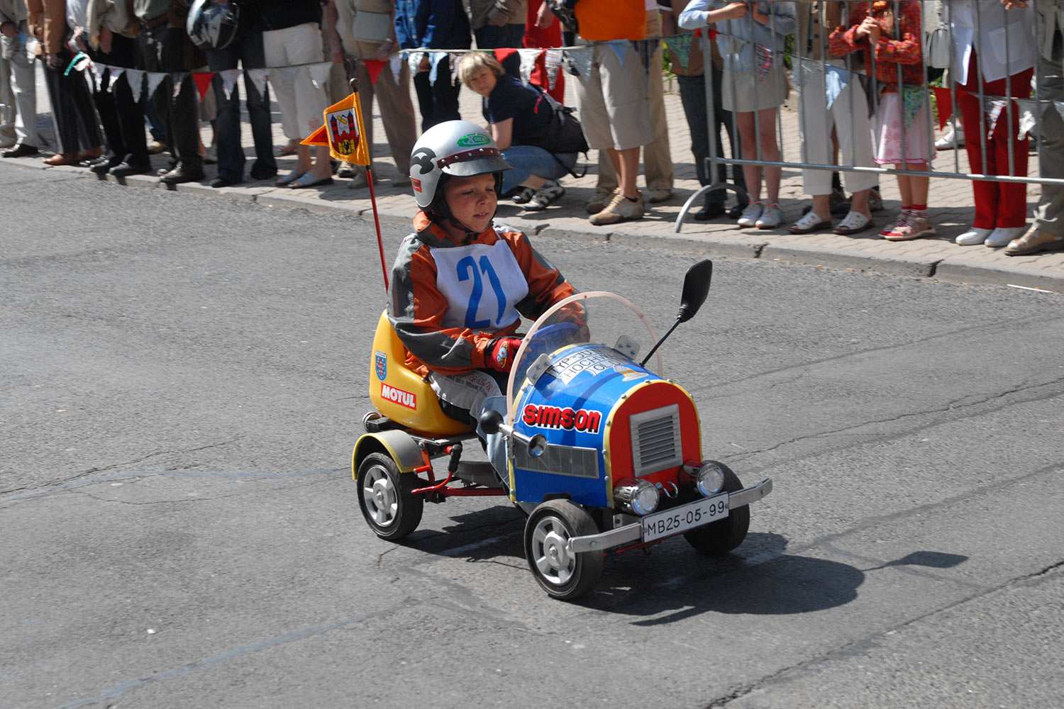Fahrzeugmuseum Suhl Neueröffnung: Seifenkisten-Rennen 29.04.2007 (Foto: Manuela Hahnebach)