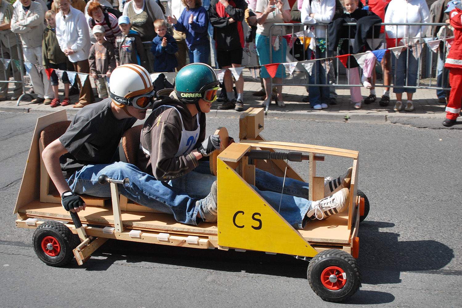 Fahrzeugmuseum Suhl Neueröffnung: Seifenkisten-Rennen 29.04.2007 (Foto: Manuela Hahnebach)