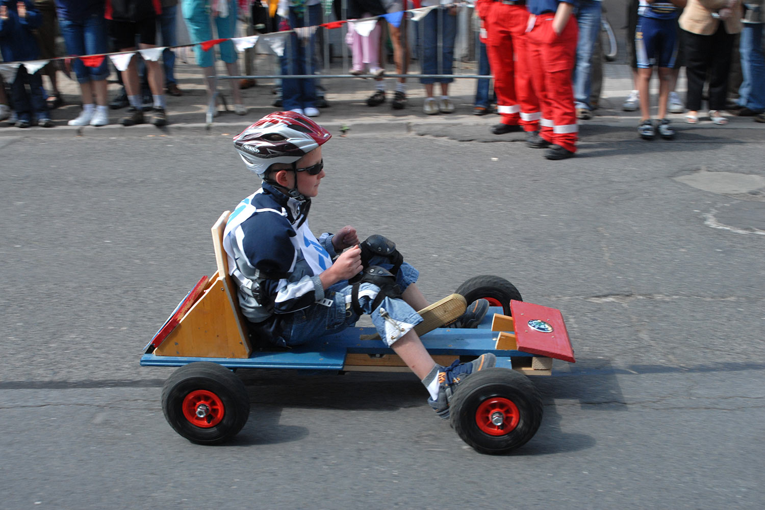 Fahrzeugmuseum Suhl Neueröffnung: Seifenkisten-Rennen 29.04.2007 (Foto: Manuela Hahnebach)