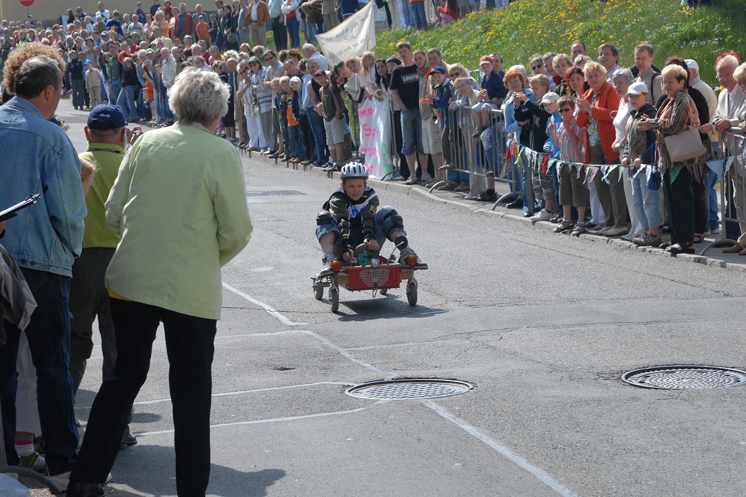 Fahrzeugmuseum Suhl Neueröffnung: Seifenkisten-Rennen 29.04.2007 (Foto: Manuela Hahnebach)