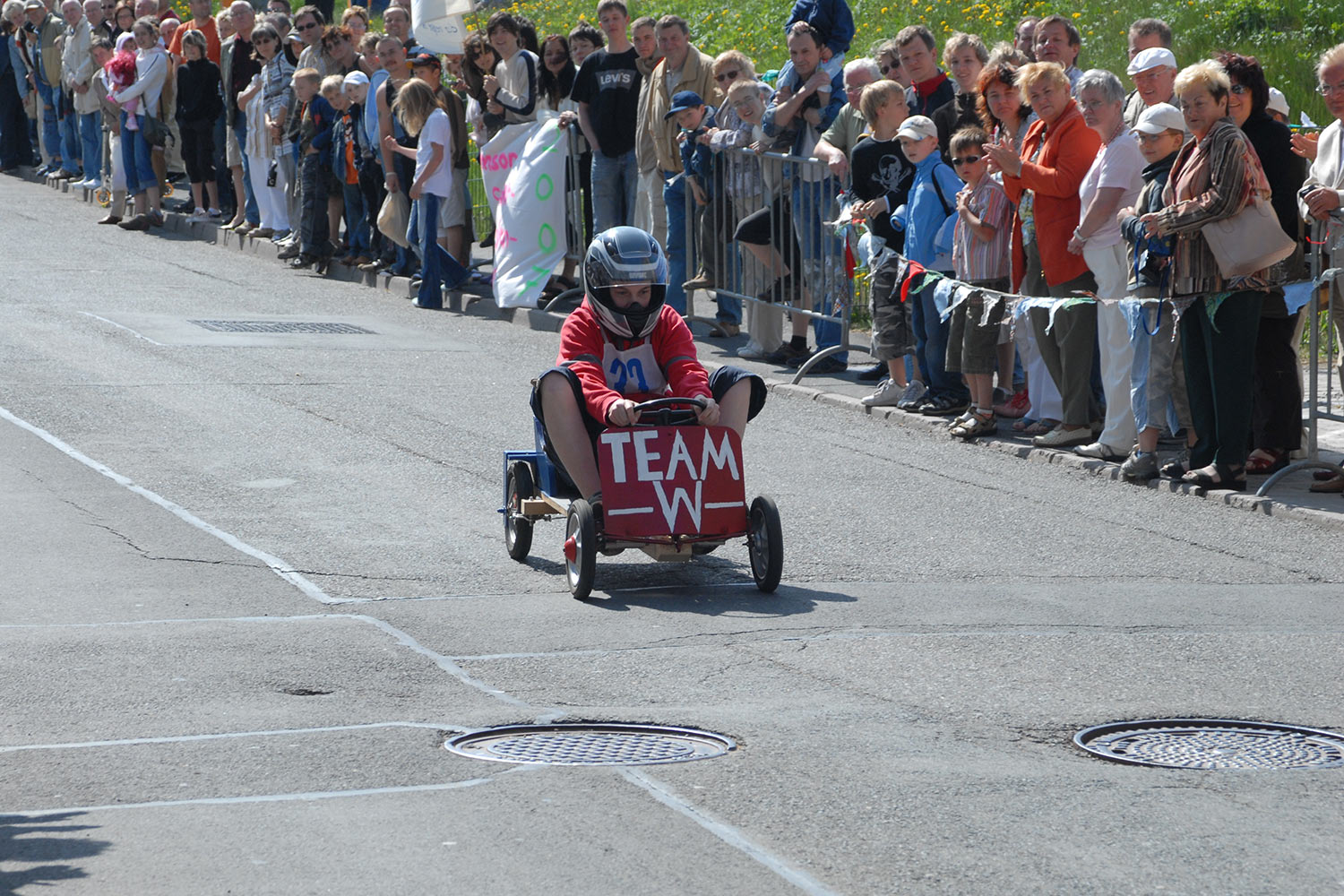 Fahrzeugmuseum Suhl Neueröffnung: Seifenkisten-Rennen 29.04.2007 (Foto: Manuela Hahnebach)