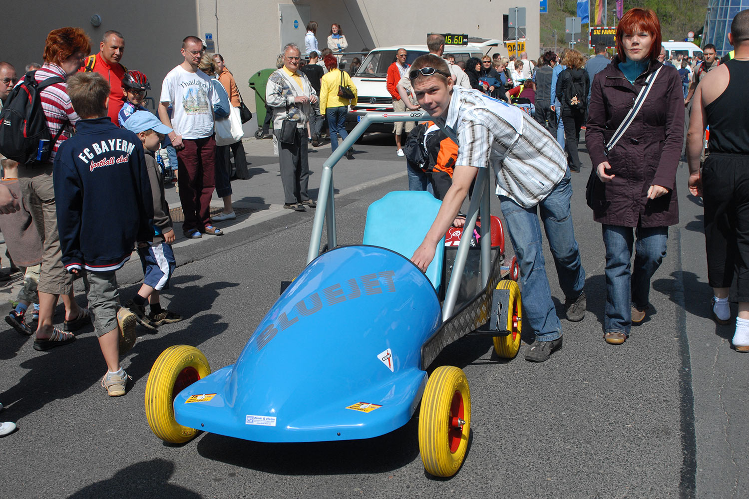 Fahrzeugmuseum Suhl Neueröffnung: Seifenkisten-Rennen 29.04.2007 (Foto: Manuela Hahnebach)