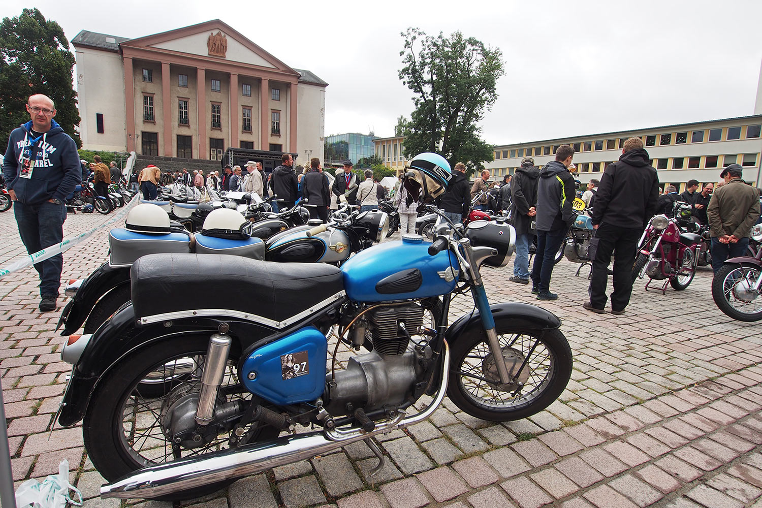 Jubiläumstreffen Suhl 2015: 65 Jahre AWO - 60 Jahre Simson SR1 - 40 Jahre Simson S50 (Foto: Manuela Hahnebach)