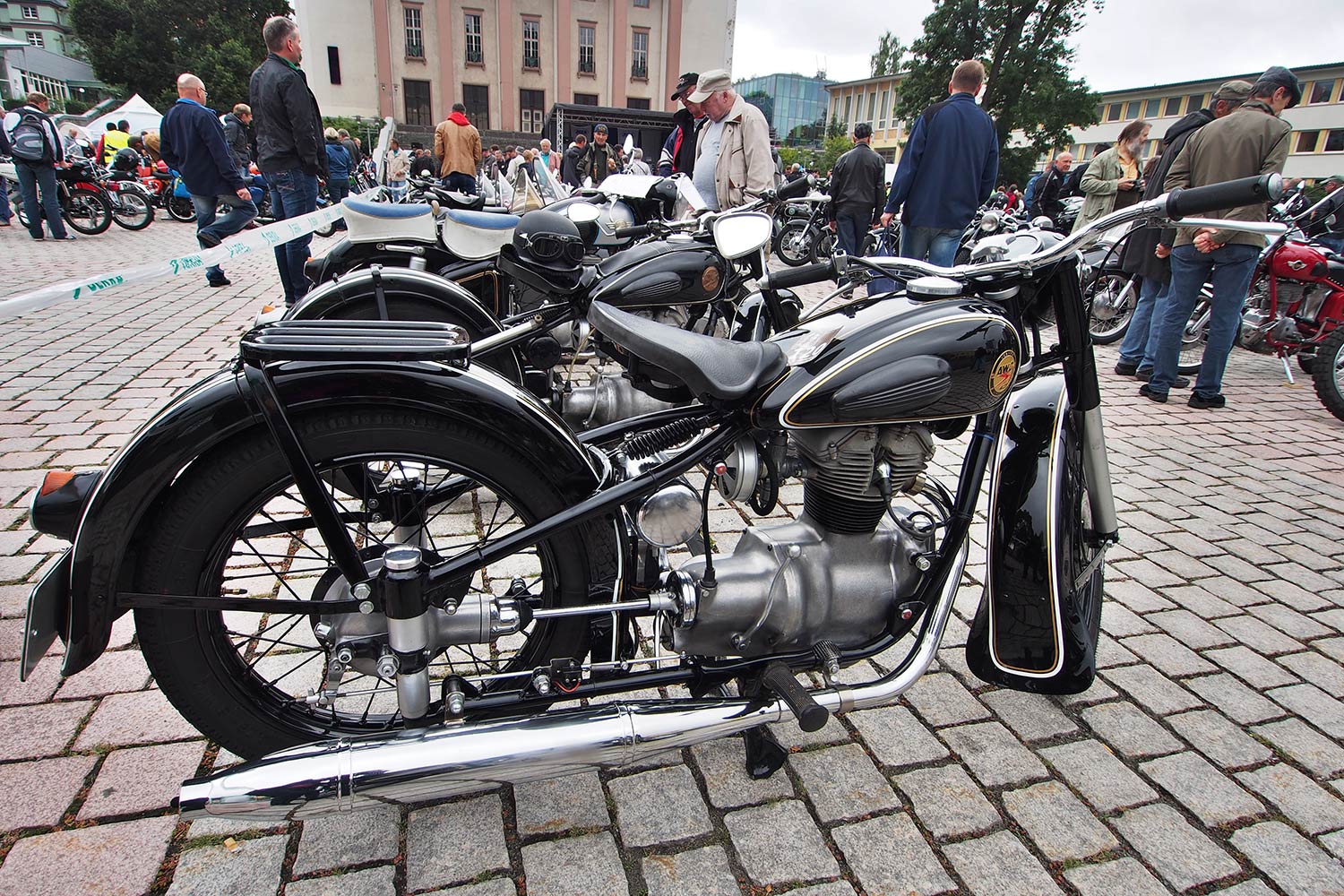Jubiläumstreffen Suhl 2015: 65 Jahre AWO - 60 Jahre Simson SR1 - 40 Jahre Simson S50: Bikertreffen (Foto: Manuela Hahnebach)