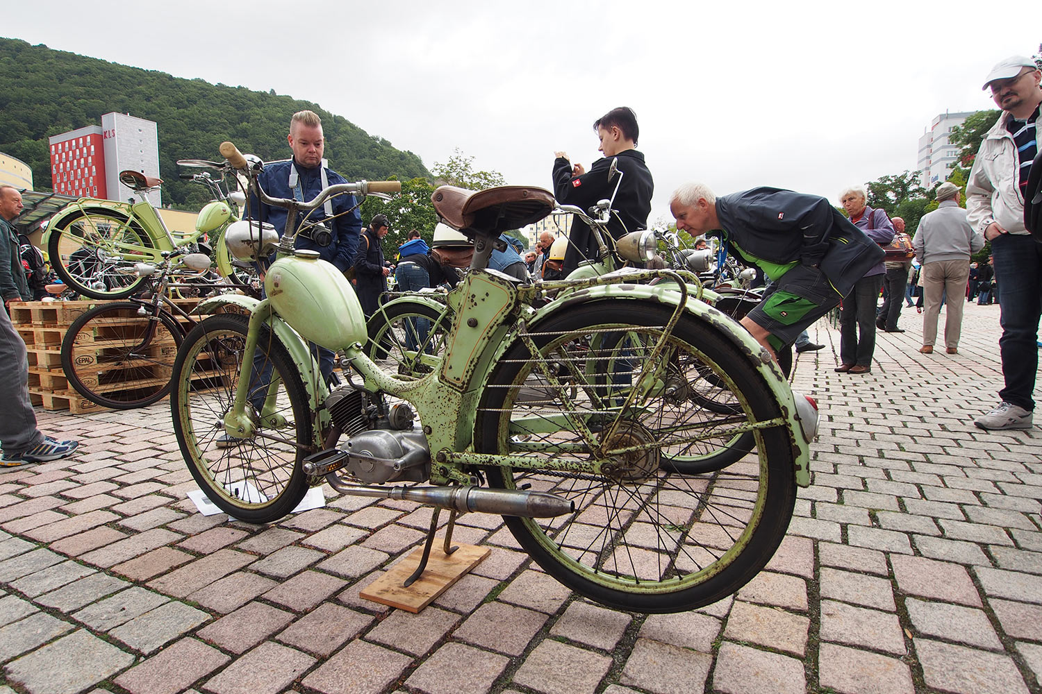 Jubiläumstreffen Suhl 2015: 65 Jahre AWO - 60 Jahre Simson SR1 - 40 Jahre Simson S50 (Foto: Manuela Hahnebach)