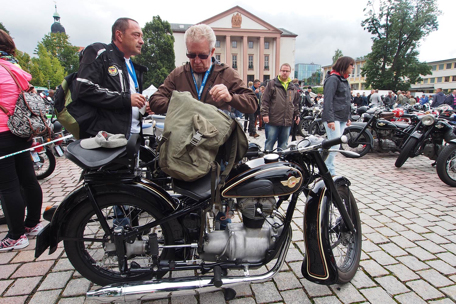 Jubiläumstreffen Suhl 2015: 65 Jahre AWO - 60 Jahre Simson SR1 - 40 Jahre Simson S50 (Foto: Manuela Hahnebach)