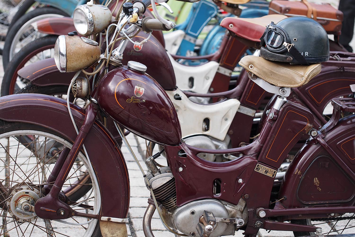 Jubiläumstreffen Suhl 2015: 65 Jahre AWO - 60 Jahre Simson SR1 - 40 Jahre Simson S50 (Foto: Manuela Hahnebach)