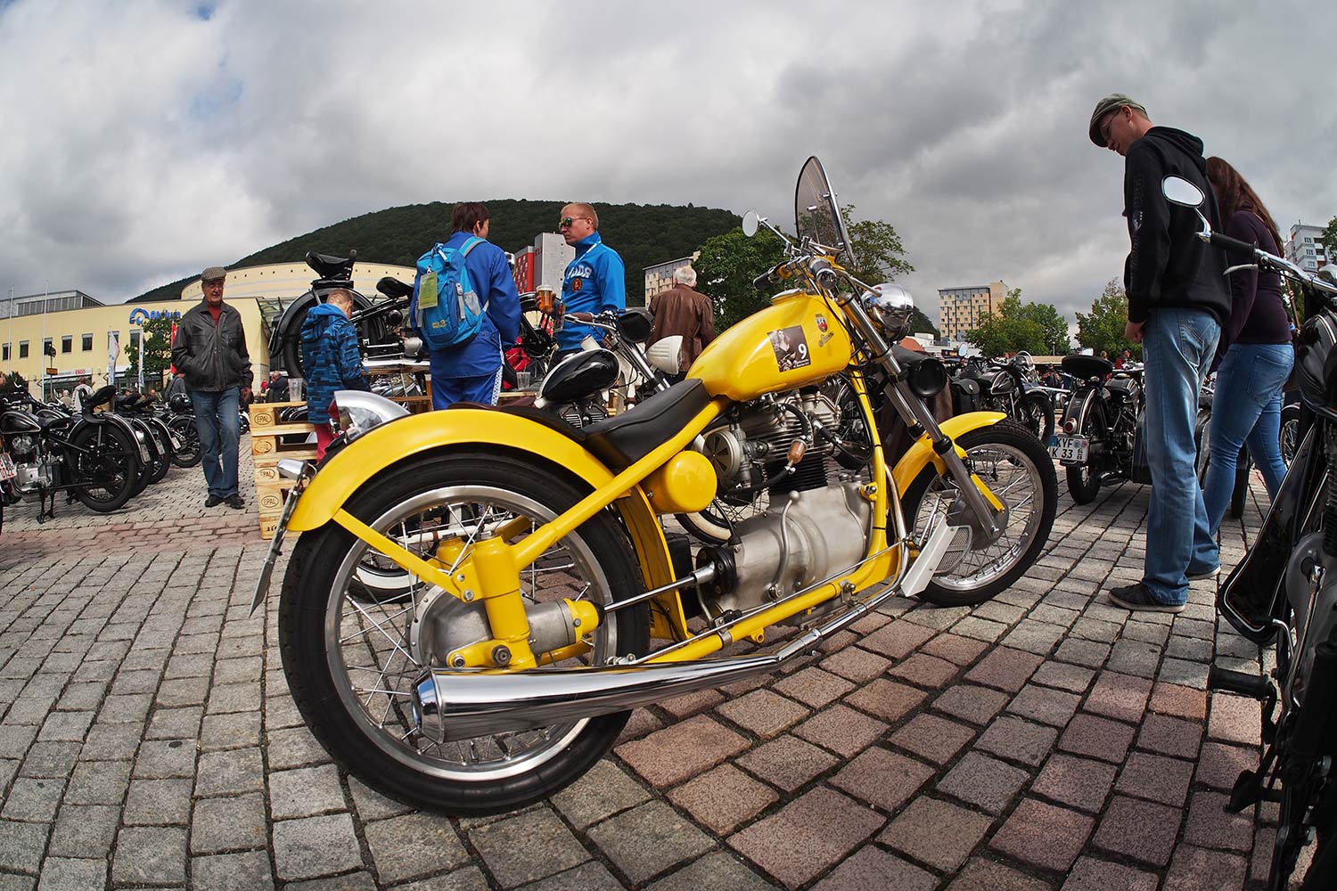 Jubiläumstreffen Suhl 2015: 65 Jahre AWO - 60 Jahre Simson SR1 - 40 Jahre Simson S50 (Foto: Manuela Hahnebach)