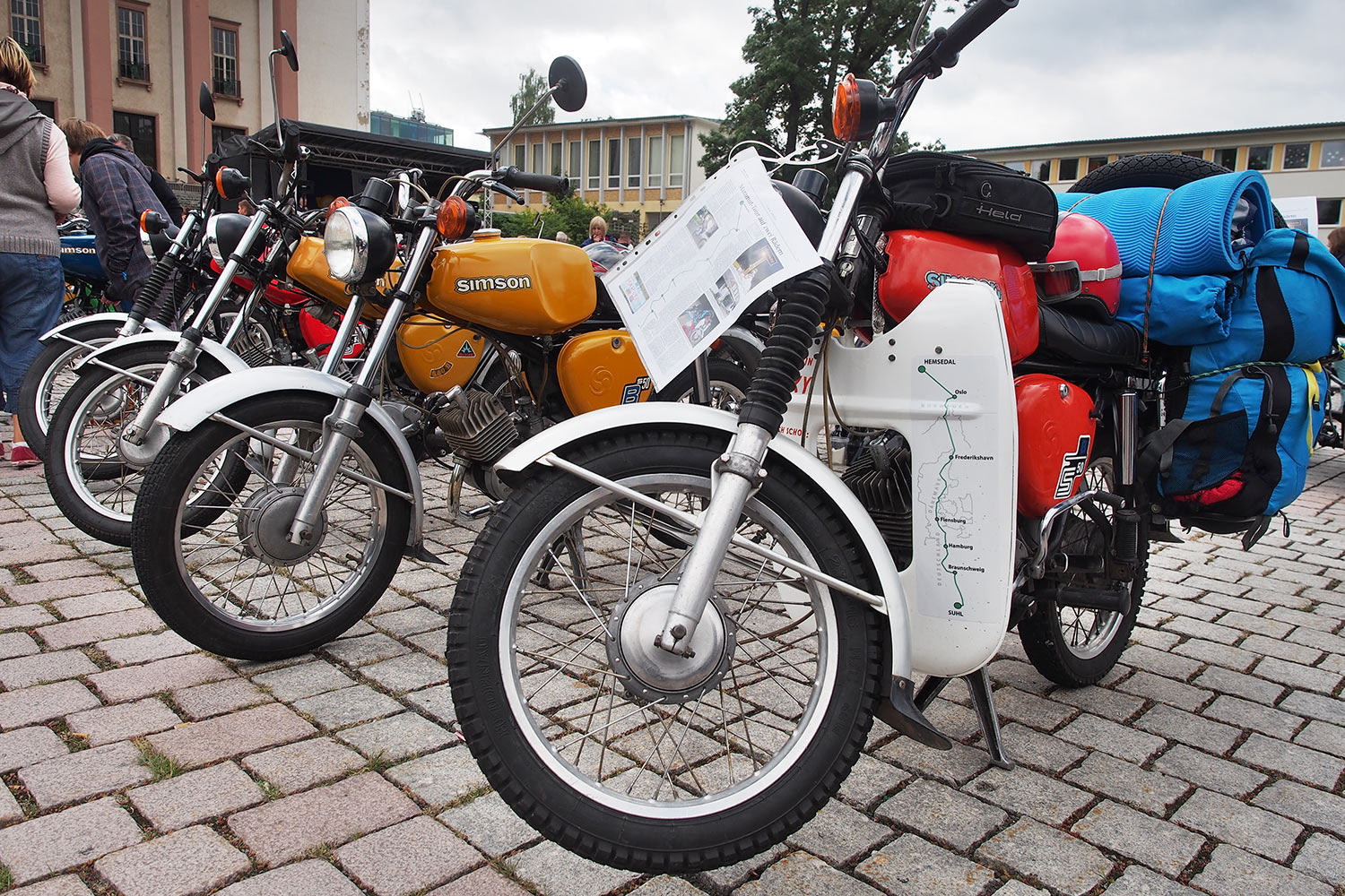 Jubiläumstreffen Suhl 2015: 65 Jahre AWO - 60 Jahre Simson SR1 - 40 Jahre Simson S50 (Foto: Manuela Hahnebach)