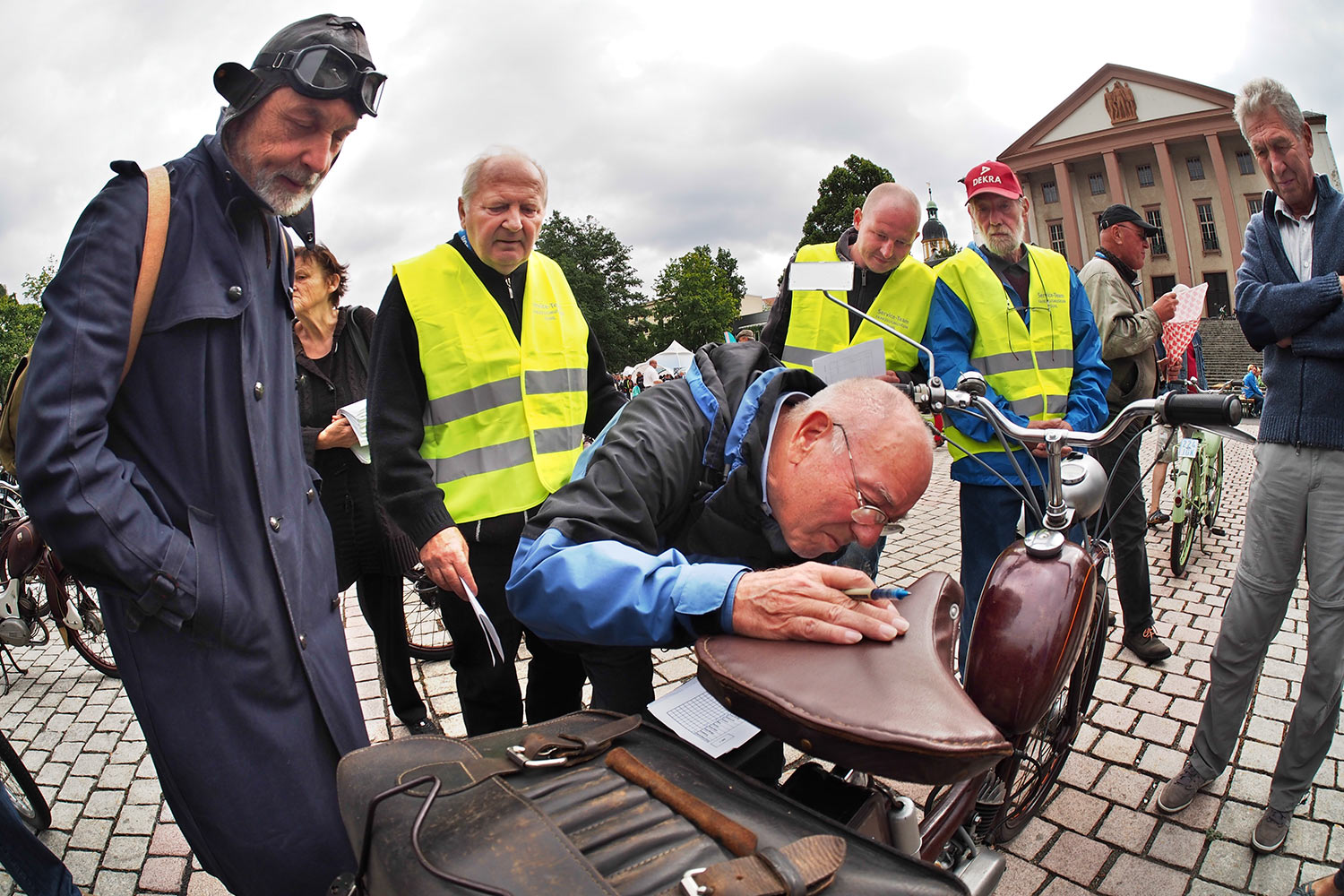 Jubiläumstreffen Suhl 2015: 65 Jahre AWO - 60 Jahre Simson SR1 - 40 Jahre Simson S50: Wertungsprüfung (Foto: Manuela Hahnebach)