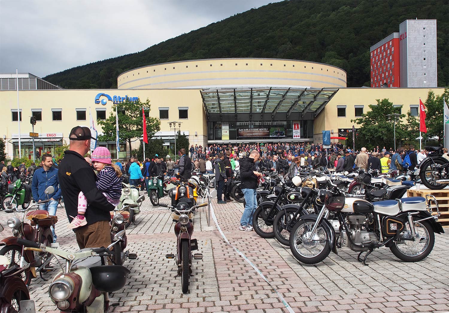 Jubiläumstreffen Suhl 2015: 65 Jahre AWO - 60 Jahre Simson SR1 - 40 Jahre Simson S50 (Foto: Manuela Hahnebach)