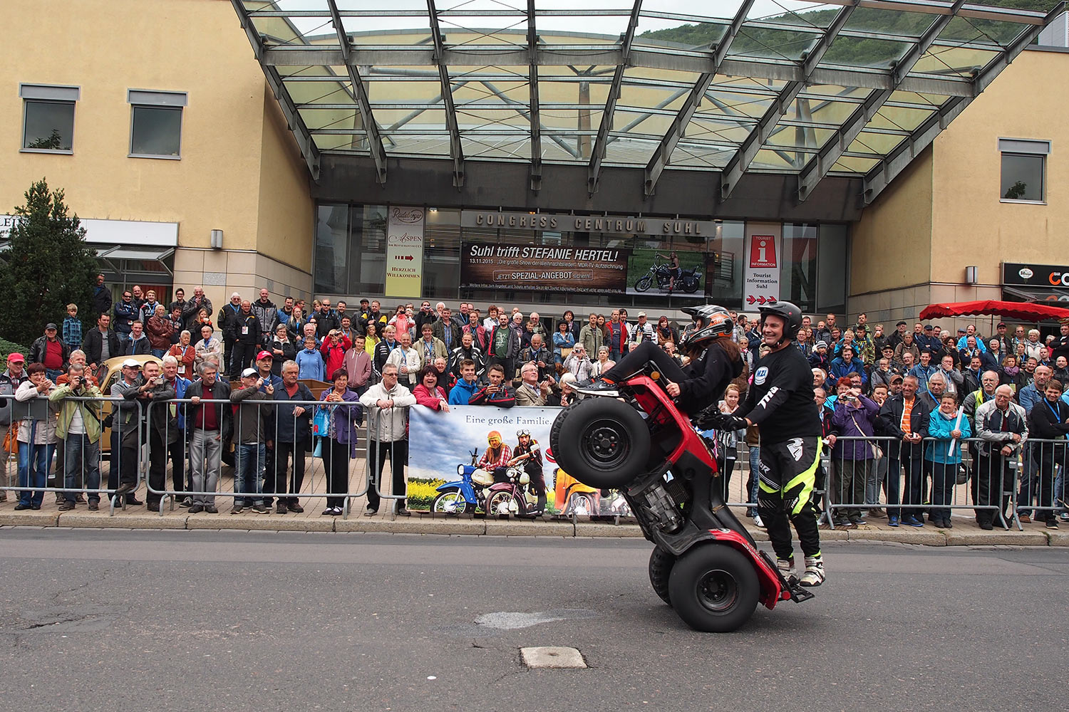 Jubiläumstreffen Suhl 2015: 65 Jahre AWO - 60 Jahre Simson SR1 - 40 Jahre Simson S50: Mike's Stuntshow (Foto: Manuela Hahnebach)