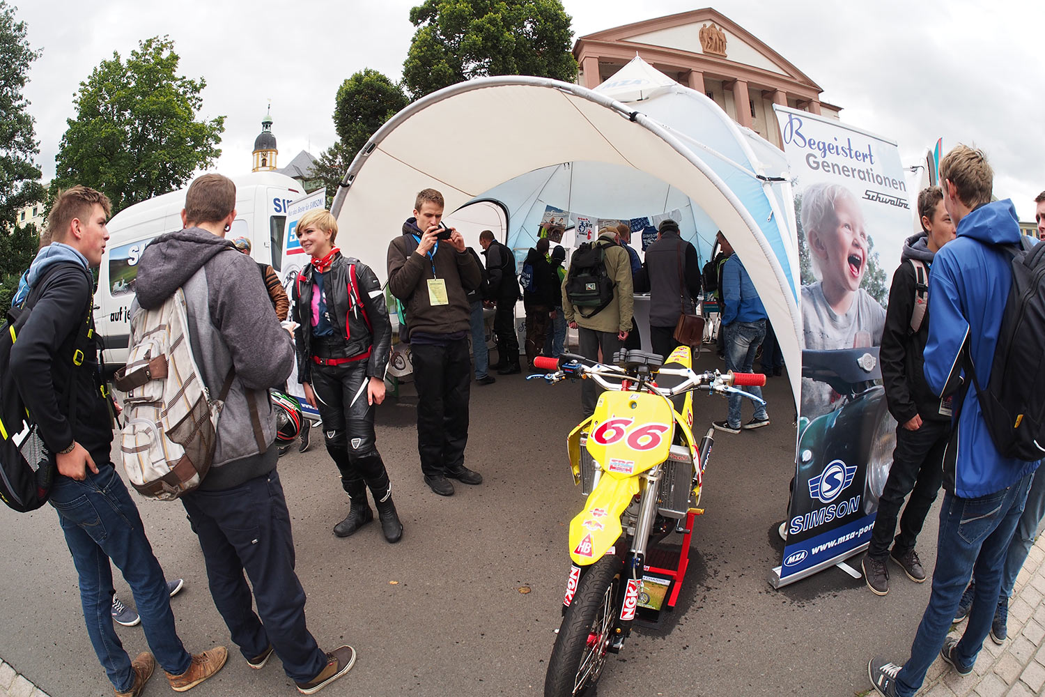 Jubiläumstreffen Suhl 2015: 65 Jahre AWO - 60 Jahre Simson SR1 - 40 Jahre Simson S50 (Foto: Manuela Hahnebach)