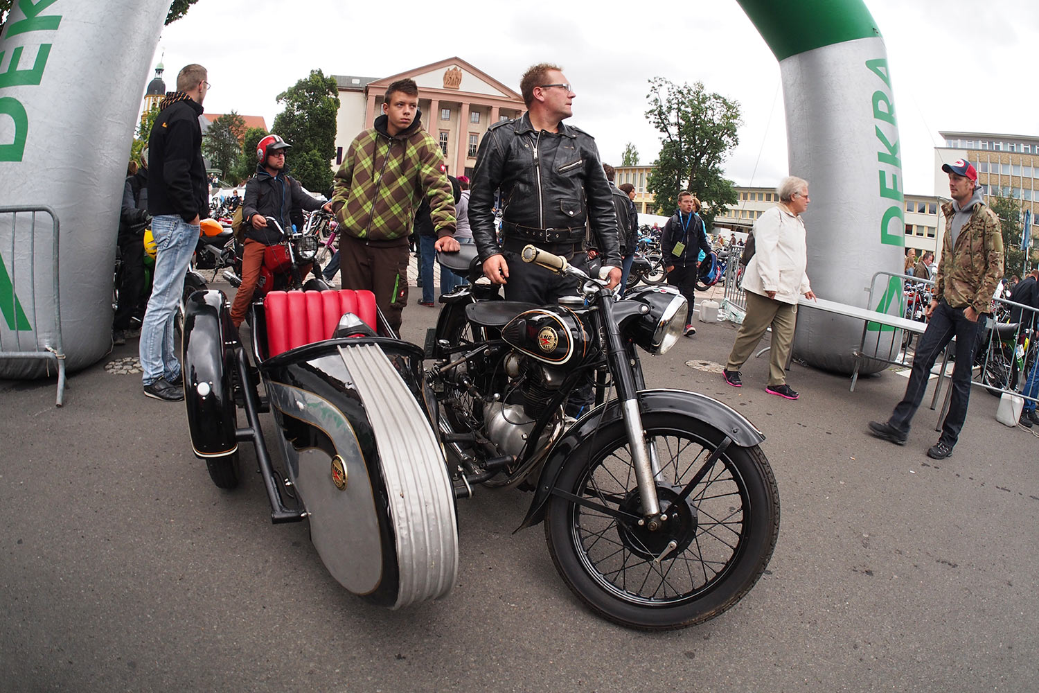 Jubiläumstreffen Suhl 2015: 65 Jahre AWO - 60 Jahre Simson SR1 - 40 Jahre Simson S50 (Foto: Manuela Hahnebach)