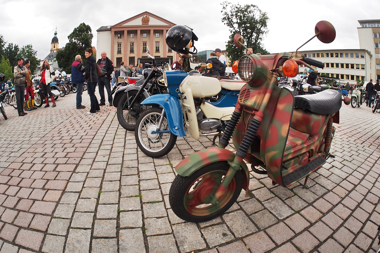Jubiläumstreffen Suhl 2015: 65 Jahre AWO - 60 Jahre Simson SR1 - 40 Jahre Simson S50 (Foto: Manuela Hahnebach)