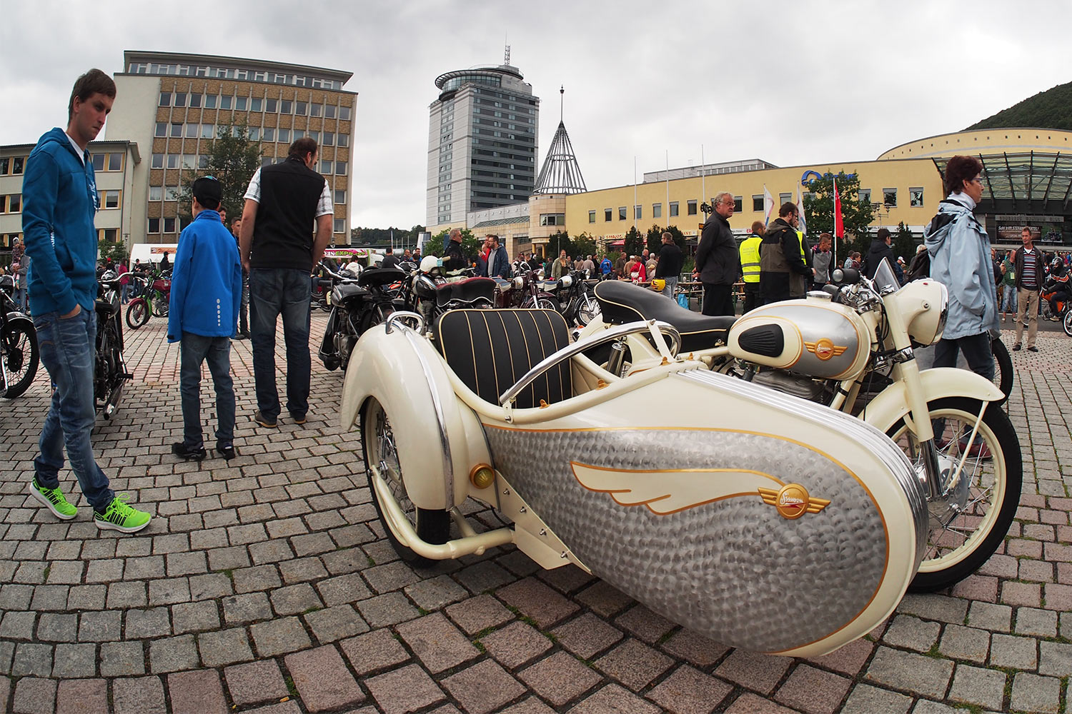 Jubiläumstreffen Suhl 2015: 65 Jahre AWO - 60 Jahre Simson SR1 - 40 Jahre Simson S50 (Foto: Manuela Hahnebach)