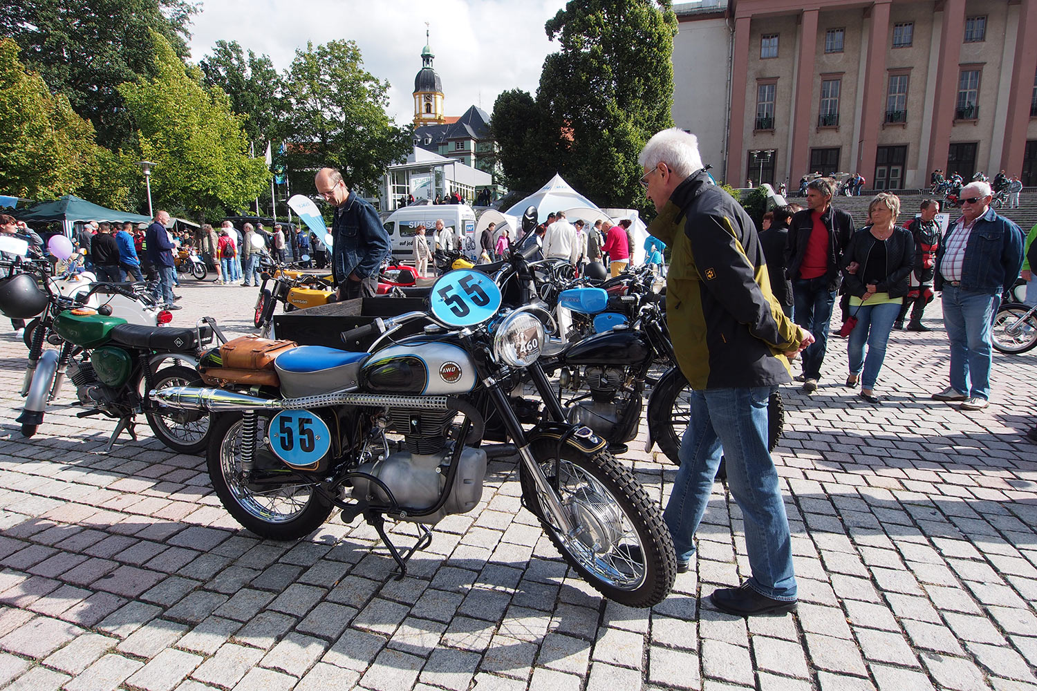 Jubiläumstreffen Suhl 2015: 65 Jahre AWO - 60 Jahre Simson SR1 - 40 Jahre Simson S50 (Foto: Manuela Hahnebach)