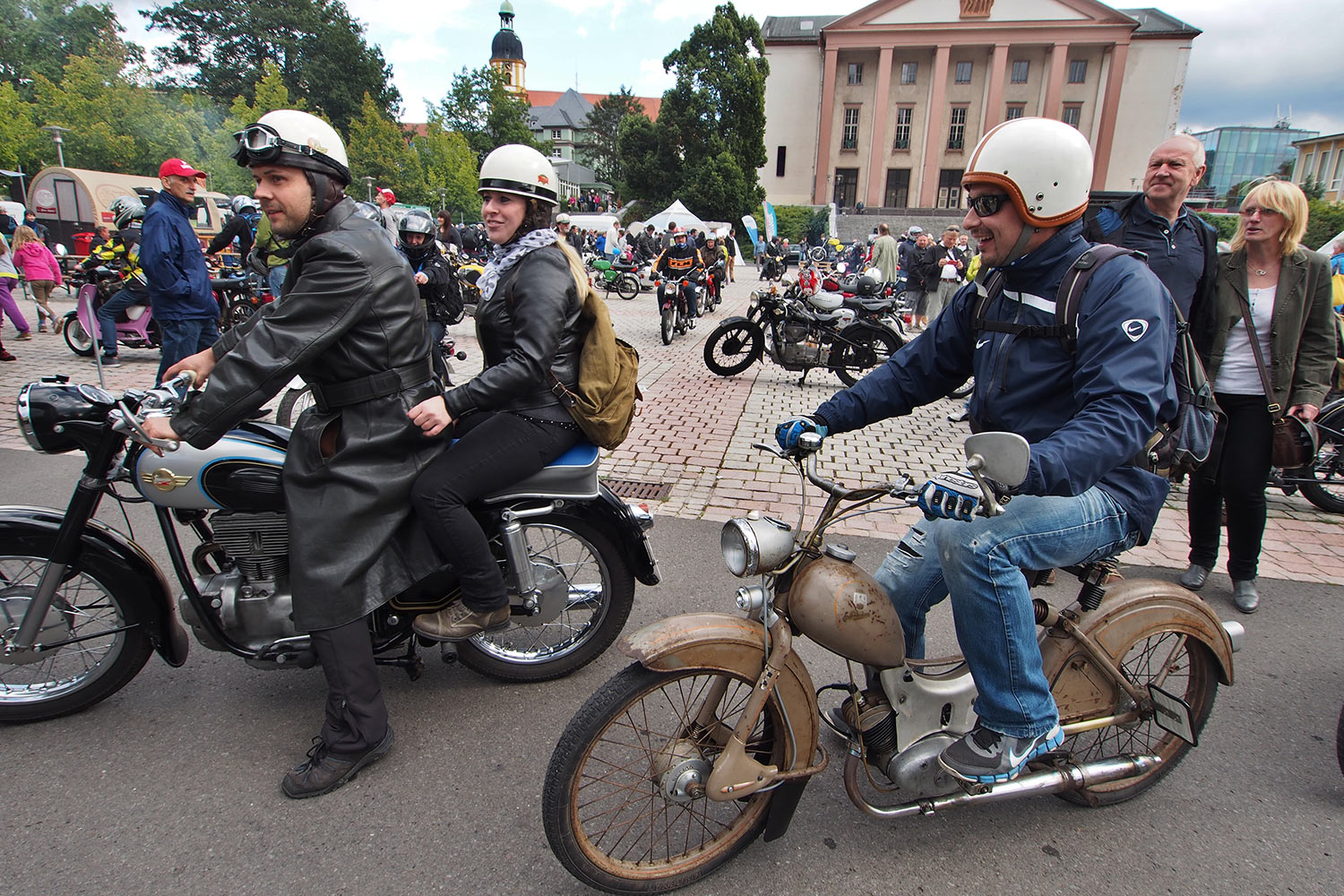 Jubiläumstreffen Suhl 2015: 65 Jahre AWO - 60 Jahre Simson SR1 - 40 Jahre Simson S50: Korso Suhl (Foto: Manuela Hahnebach)