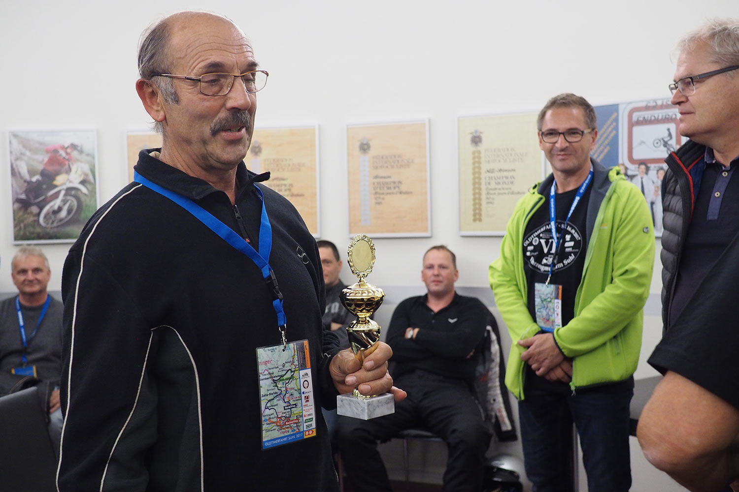 Motorrad-Oldtimerfahrt Suhl 16.09.2017: Siegerehrung (Foto: Manuela Hahnebach)