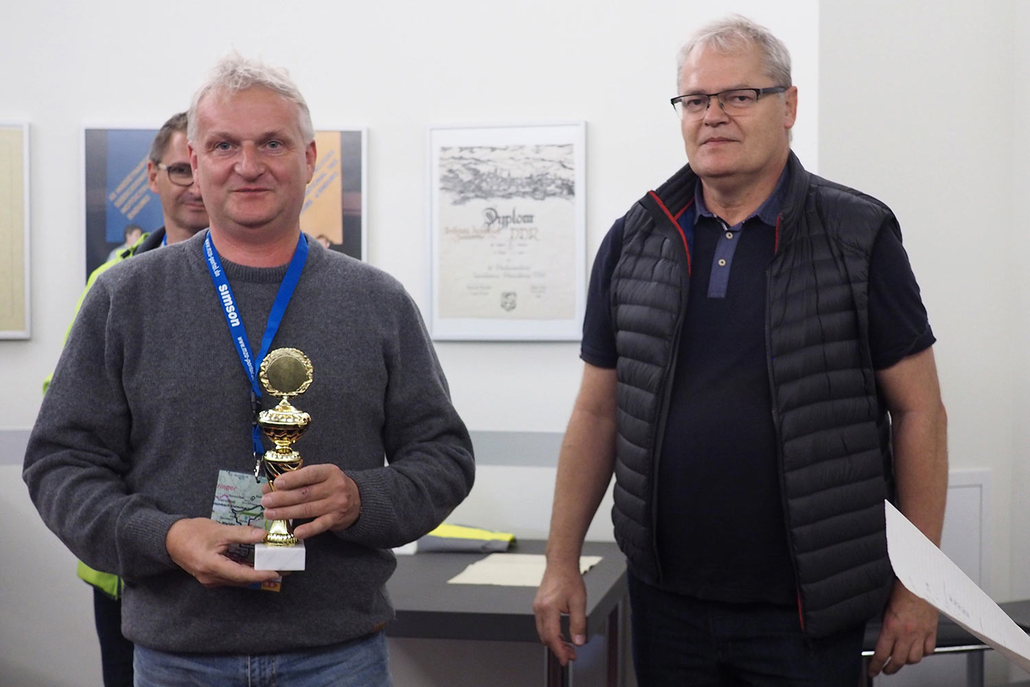 Motorrad-Oldtimerfahrt Suhl 16.09.2017: Siegerehrung (Foto: Manuela Hahnebach)