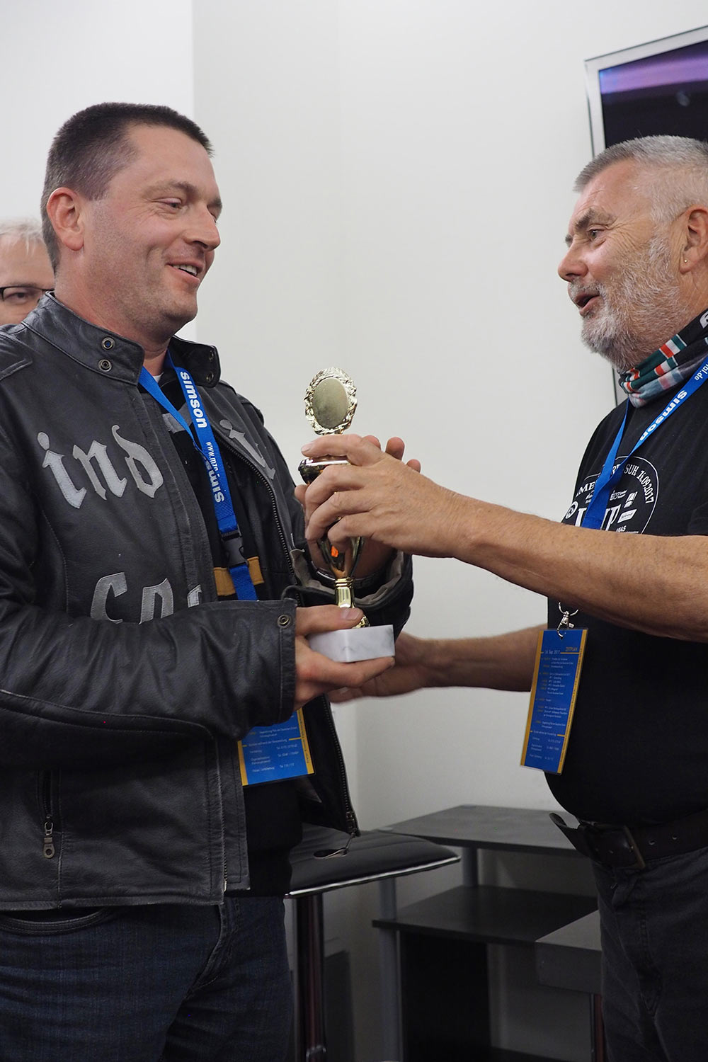 Motorrad-Oldtimerfahrt Suhl 16.09.2017: Siegerehrung (Foto: Manuela Hahnebach)