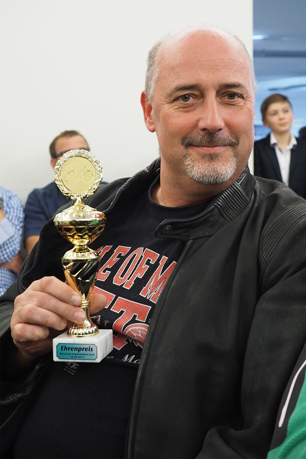 Motorrad-Oldtimerfahrt Suhl 16.09.2017: Siegerehrung (Foto: Manuela Hahnebach)