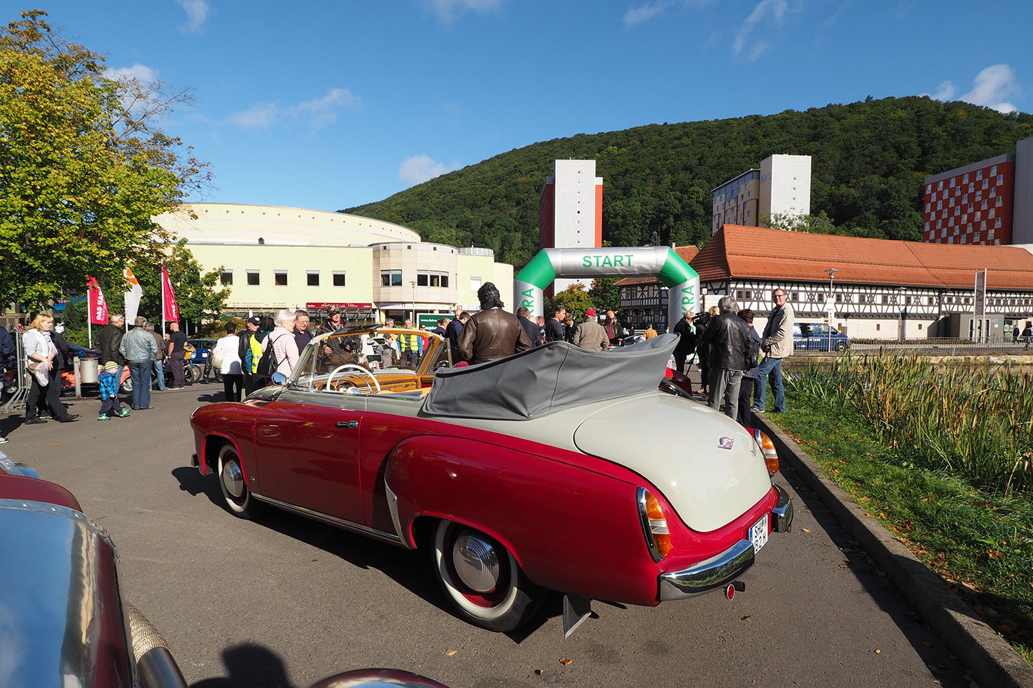 Motorrad-Oldtimerfahrt Suhl 16.09.2017: historische Rennwagen (Foto: Manuela Hahnebach)