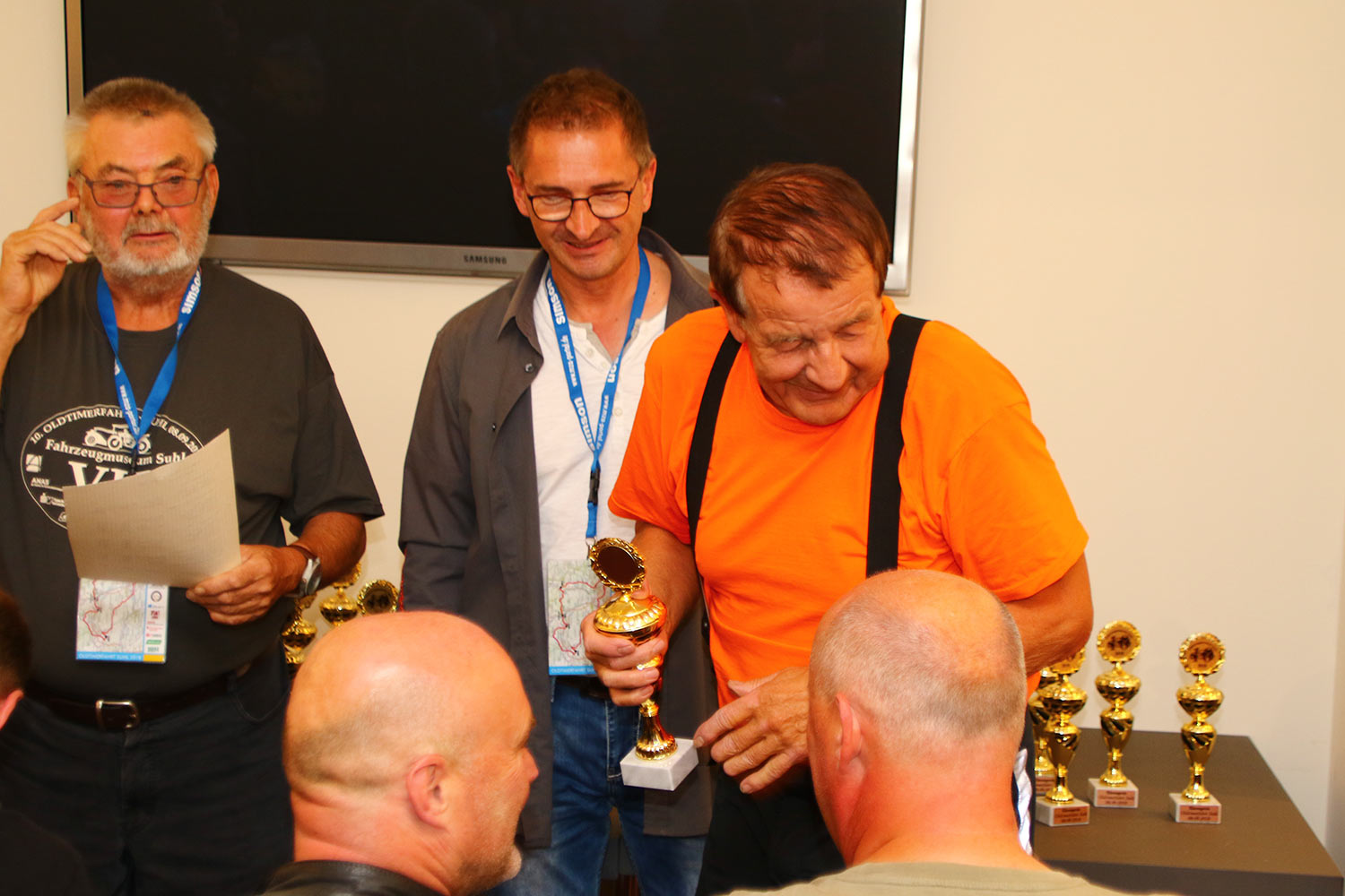 Motorrad-Oldtimerfahrt Suhl 08.09.2018: Siegerehrung (Foto: Sigismund Gaßert)