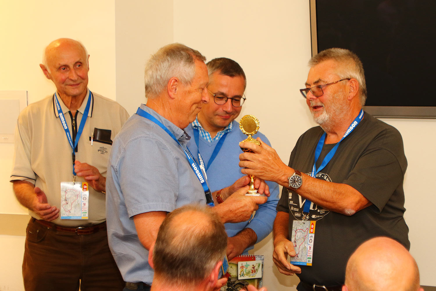 Motorrad-Oldtimerfahrt Suhl 08.09.2018: Siegerehrung (Foto: Sigismund Gaßert)